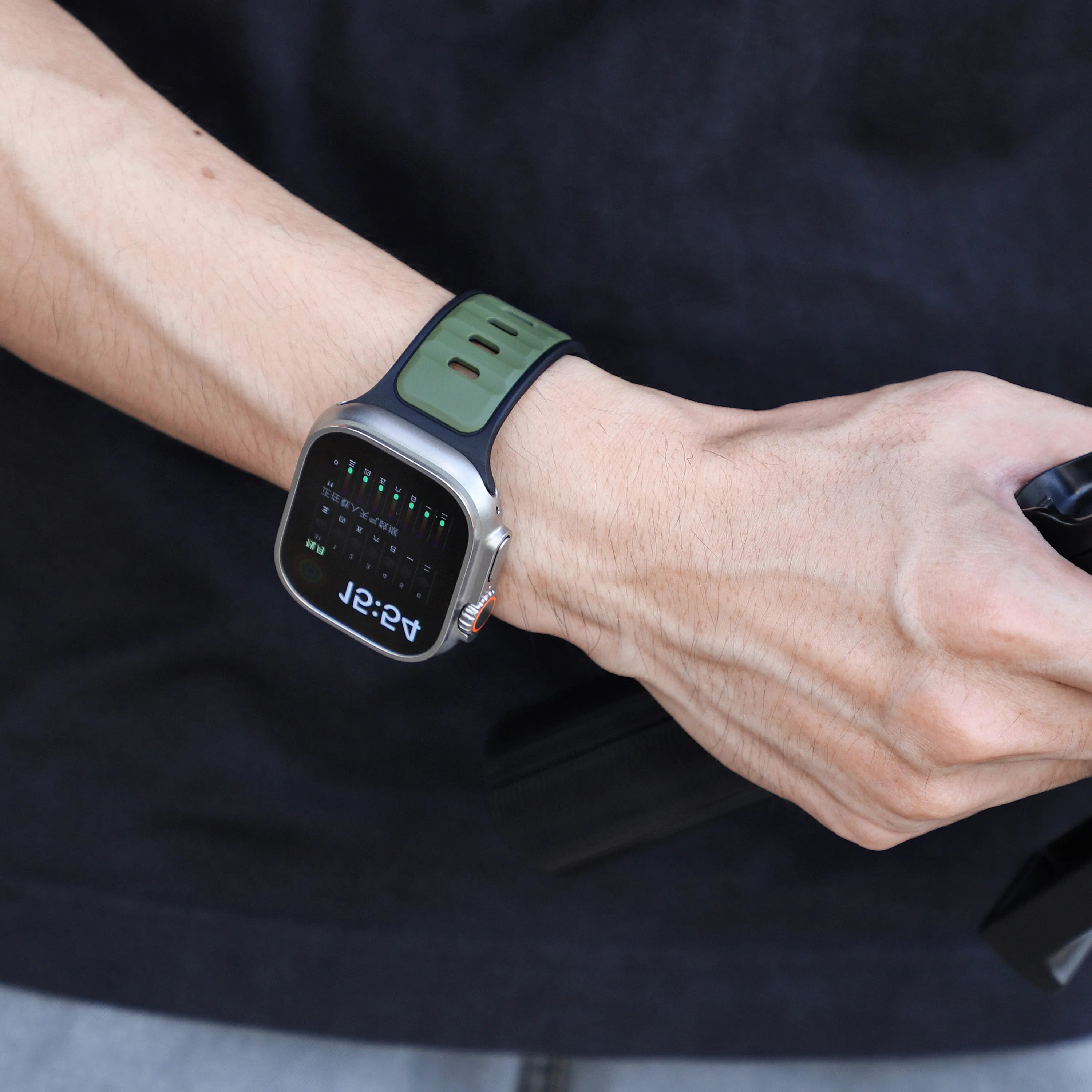 Bracelet silicone outdoor pour Apple Watch (vert armée/noir)