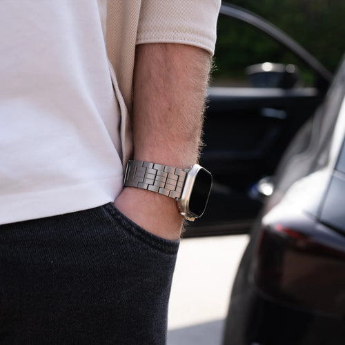 Titanium Strap 'Duo', lifestyle photo