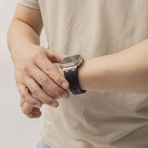 Silicone Strap 'Luxe Liquid', black with silver, lifestyle photo