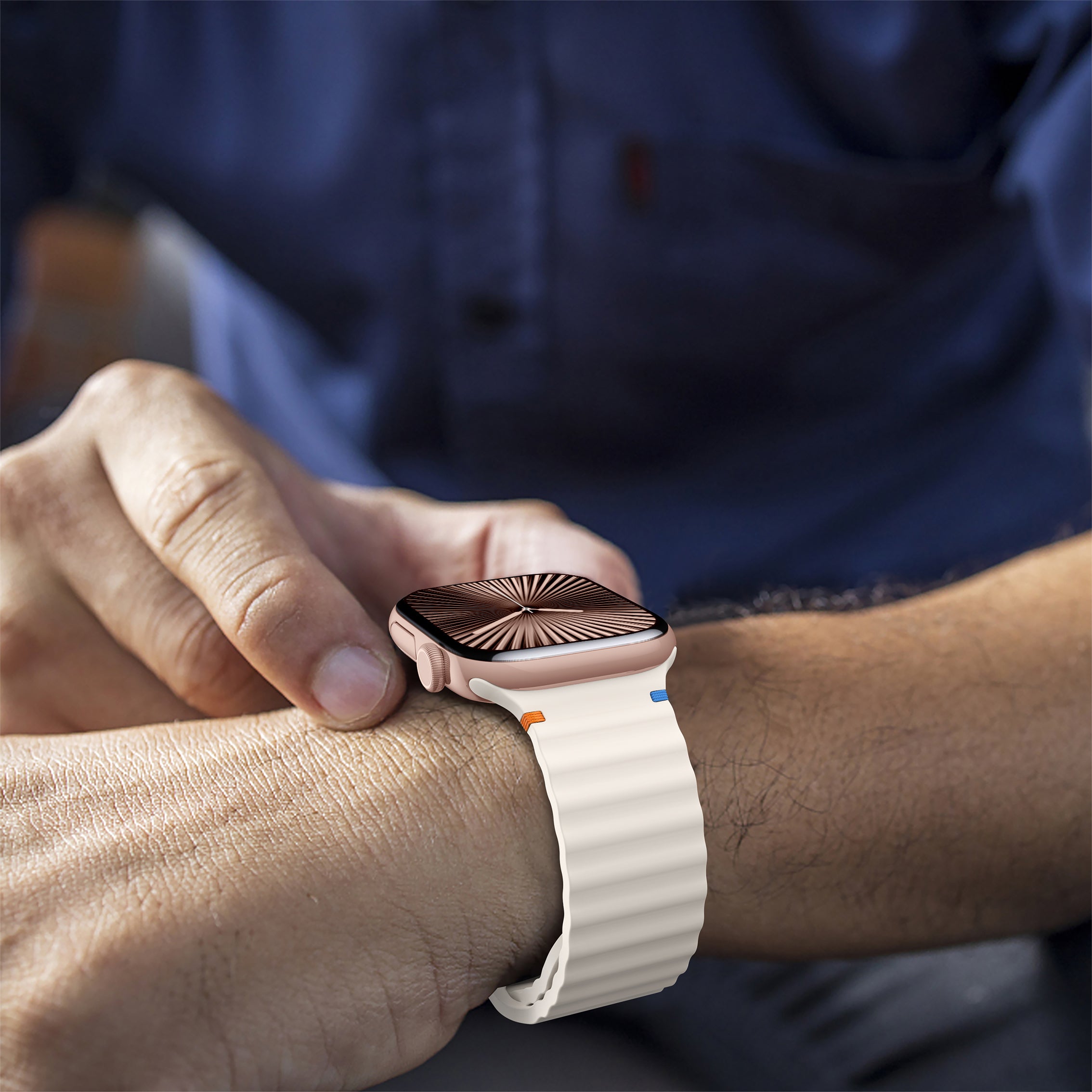 Bracelet silicone ondulé Apple Watch Ultra (lumière stellaire)