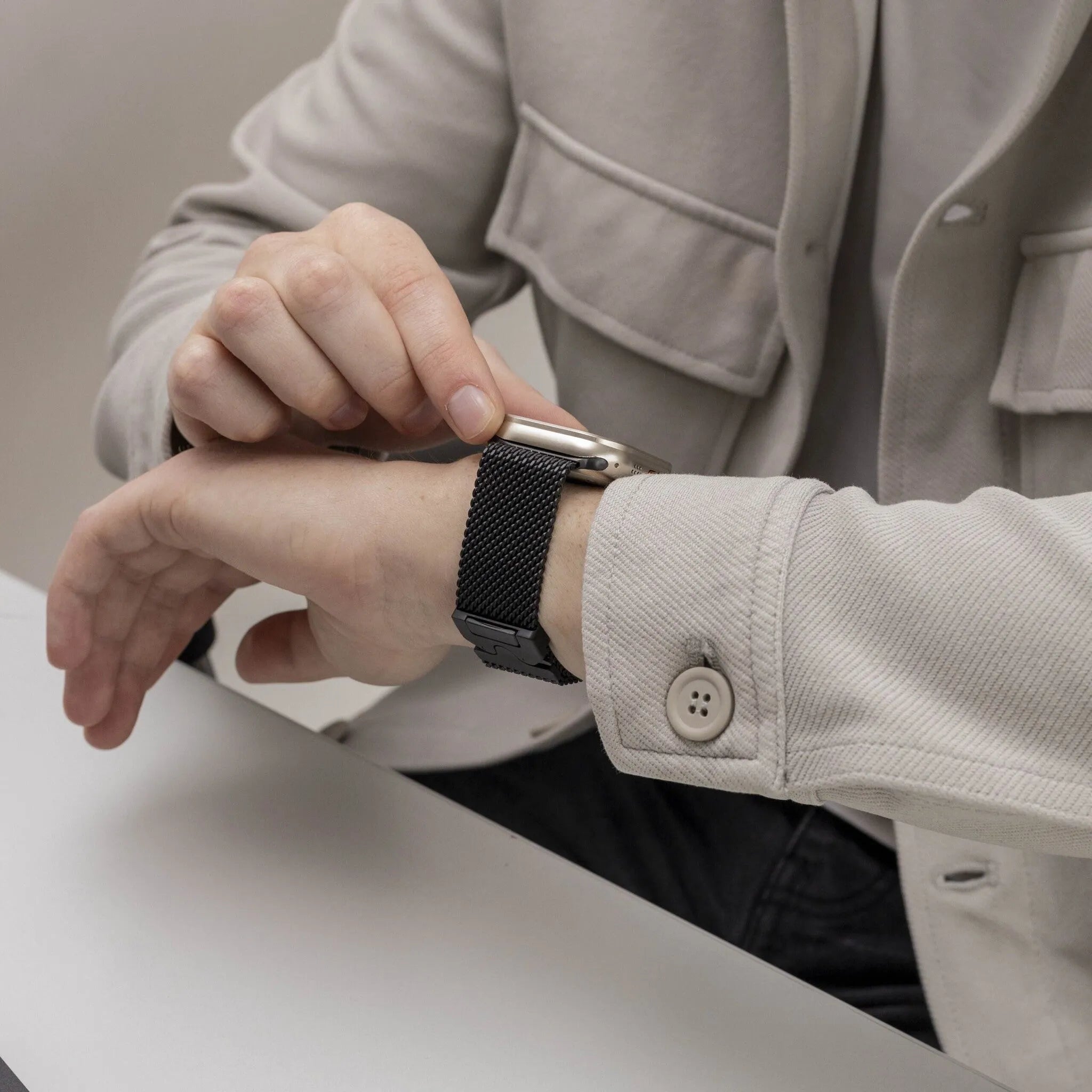 Bracelet Milanais en titane Apple Watch (noir)
