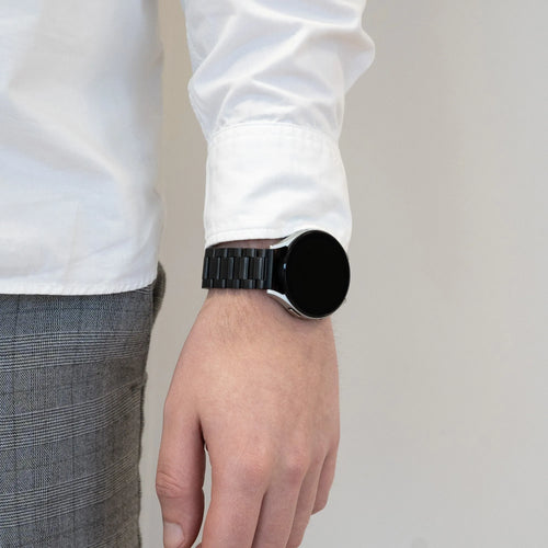 Steel Strap 'Classic', black, lifestyle photo