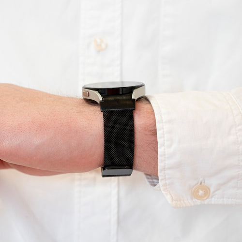 Milanese Strap 'One Push', black, lifestyle photo