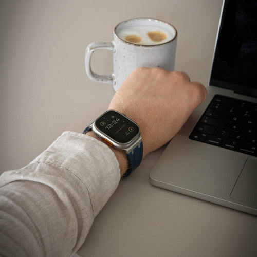 Silicone Strap 'Luxe Liquid', blue/silver, lifestyle photo