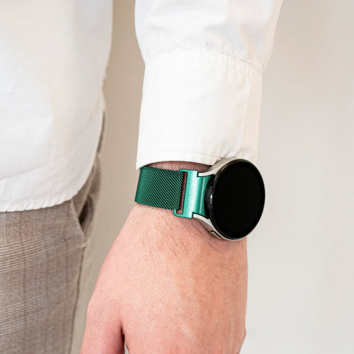 Milanese Strap 'One Push', green, lifestyle photo