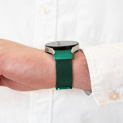 Milanese Strap 'One Push', green, lifestyle photo