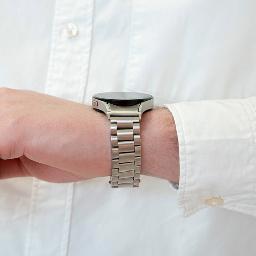 Steel Strap 'One Push', silver, lifestyle photo