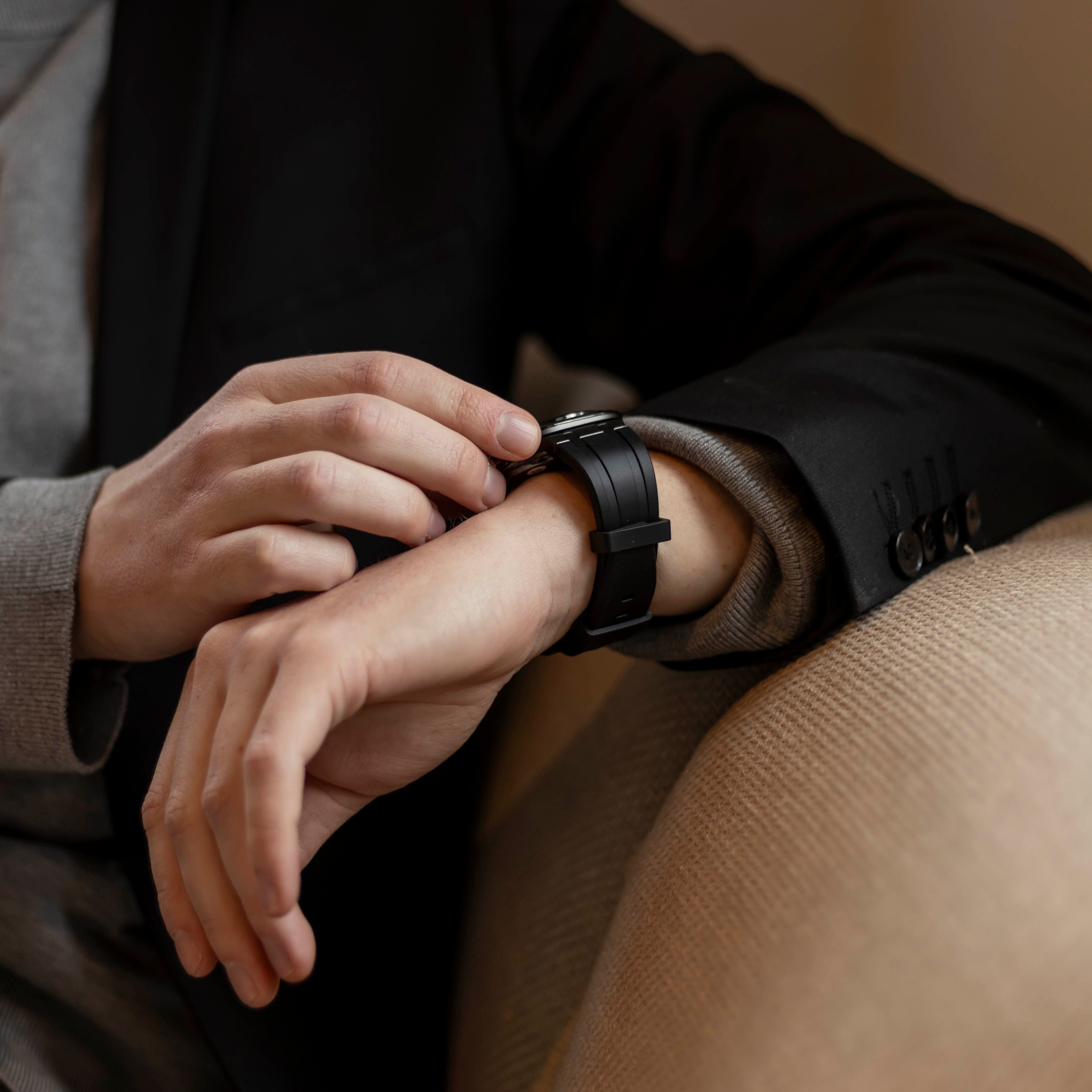 Bandz Bracelet silicone 'Luxe Liquid' Samsung Galaxy Watch Ultra 2 (orange avec noir)