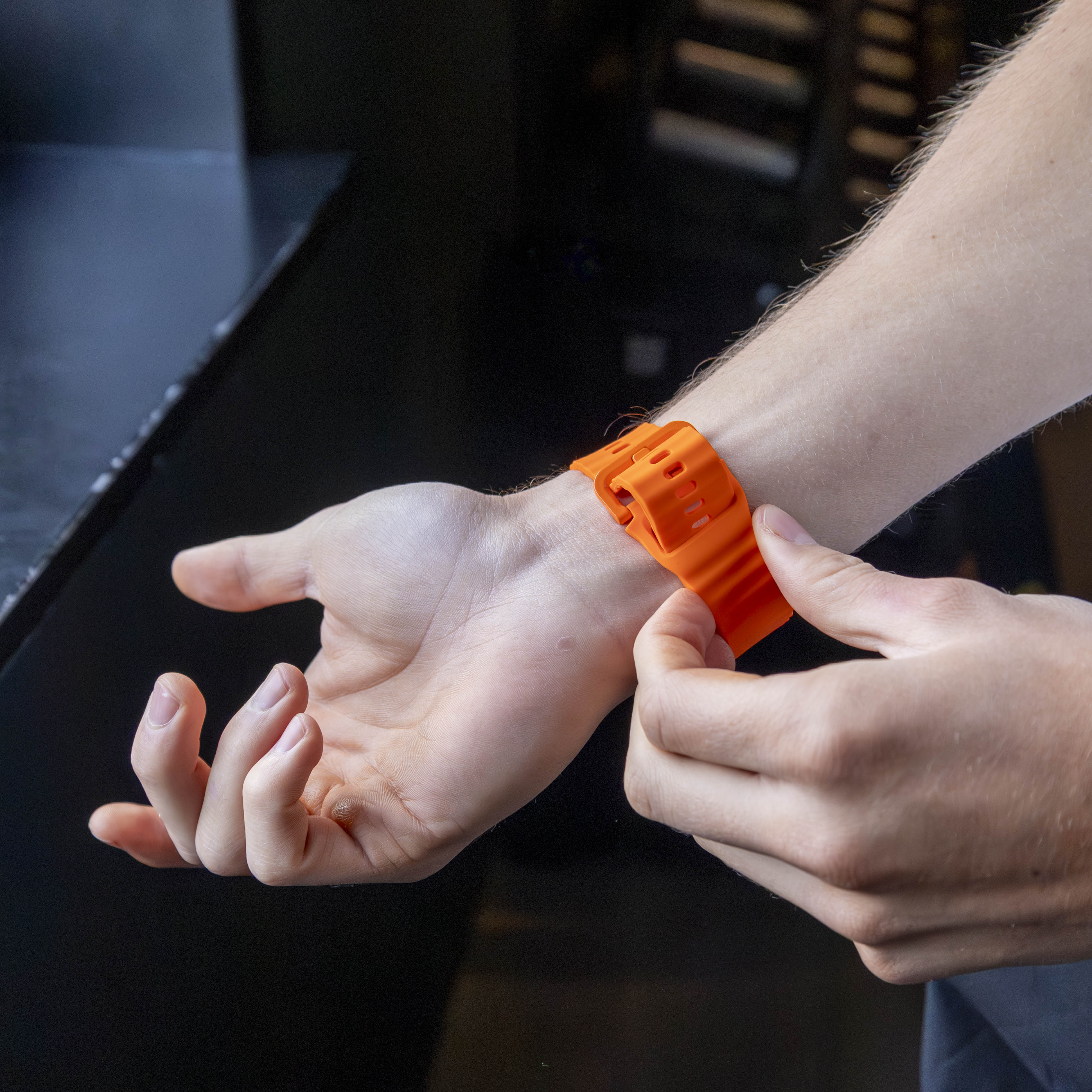 Samsung Galaxy Watch Ultra 2 Wave Silicone Strap (Orange)