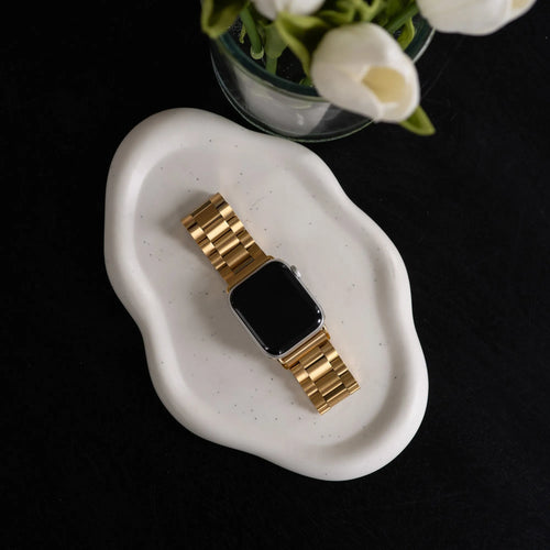 Steel Strap, gold, lifestyle photo