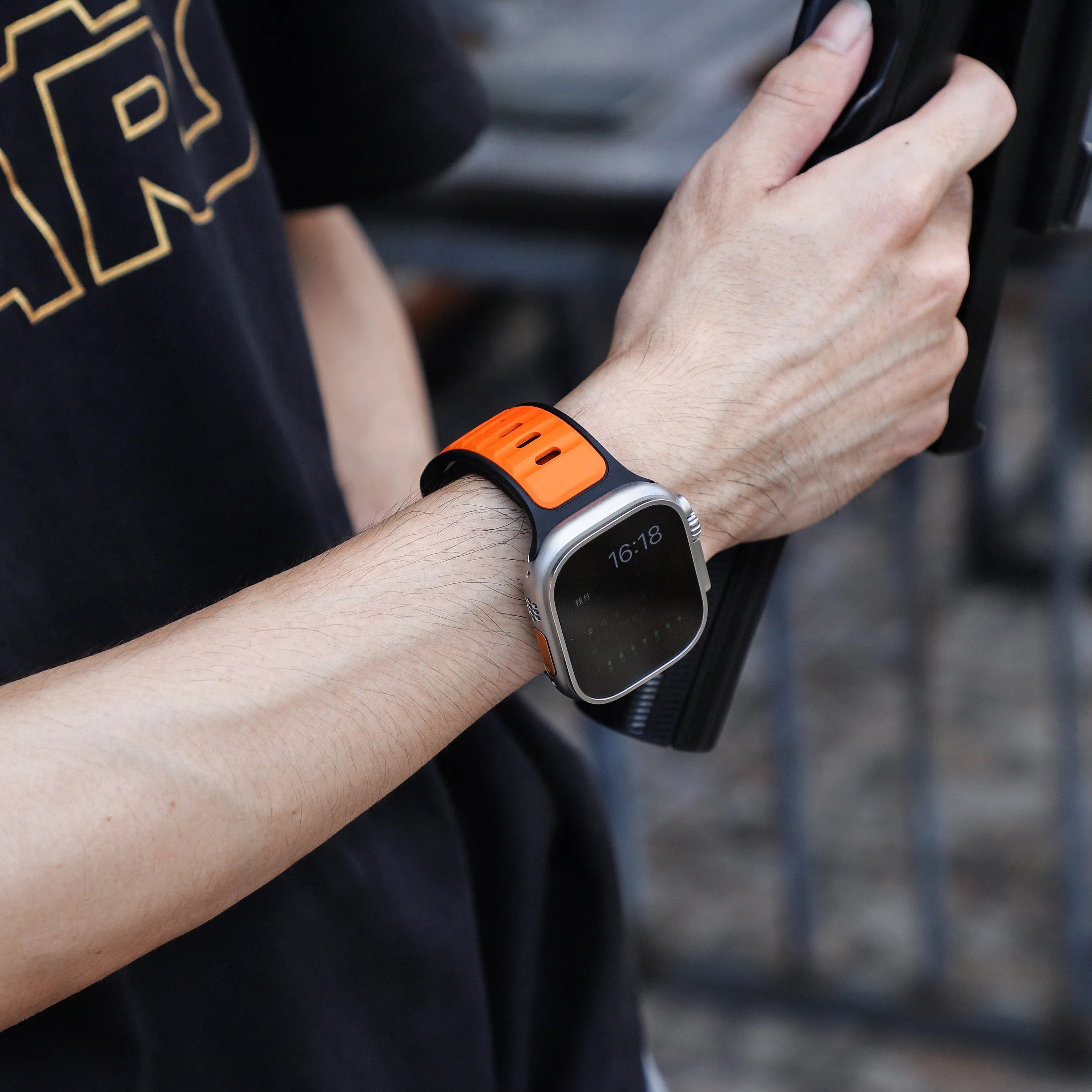 Bracelet silicone outdoor pour Apple Watch (orange/noir)
