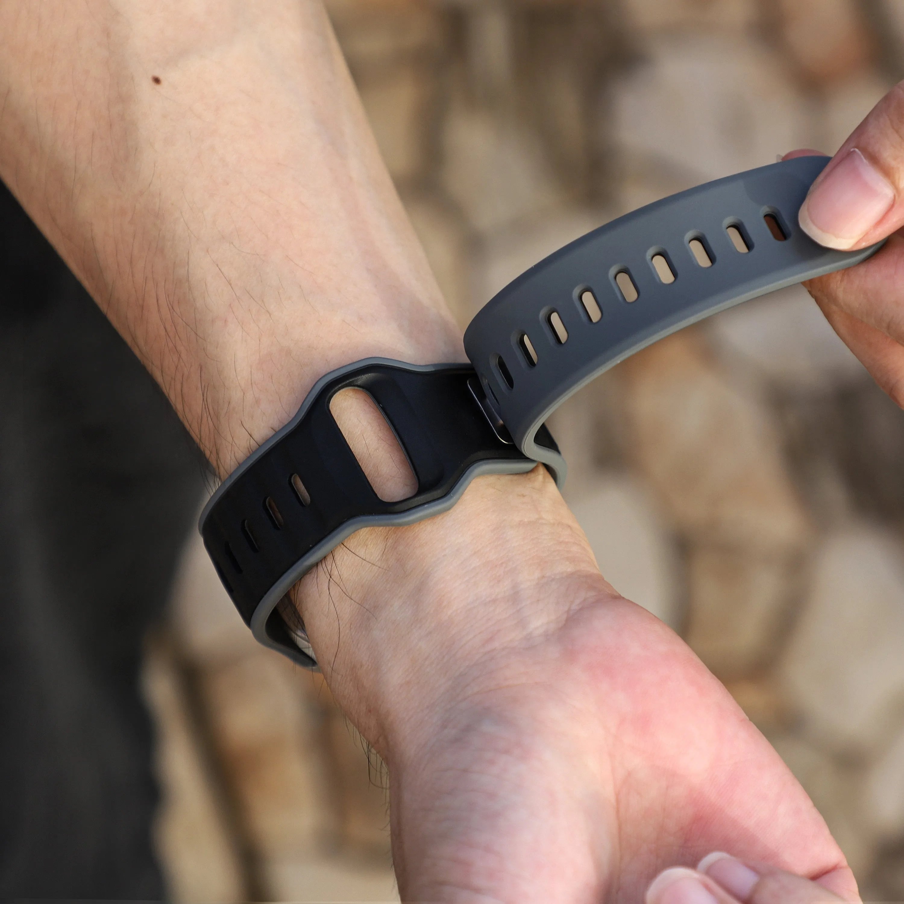 Bracelet silicone outdoor pour Apple Watch (noir/gris)