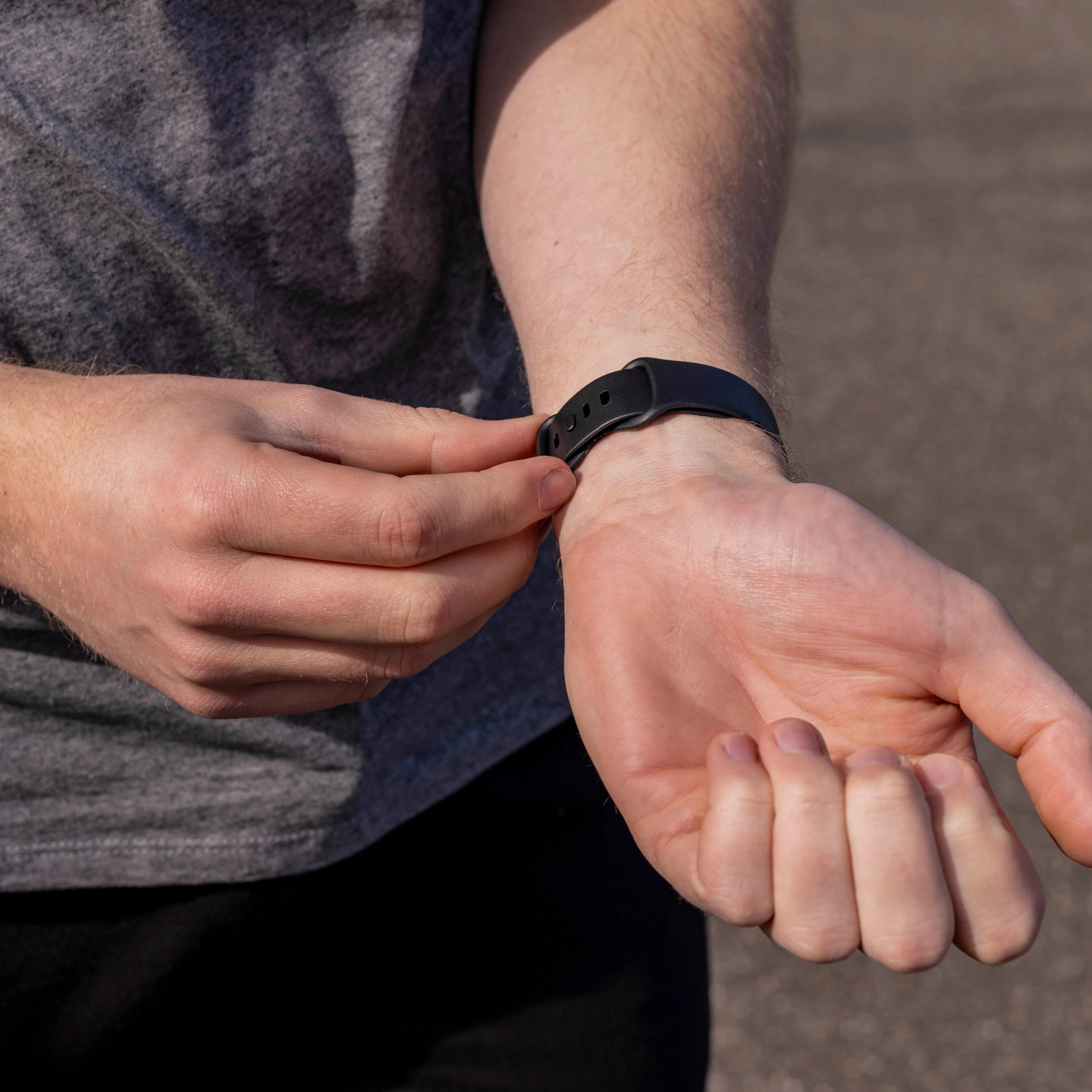 Bracelet silicone classique Fitbit Sense 2 (noir)