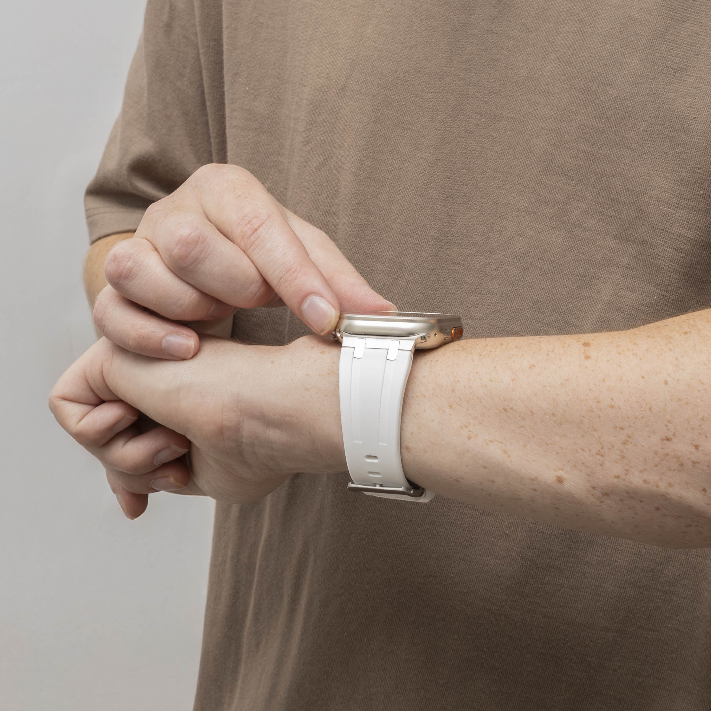 Bandz Bracelet silicone 'Luxe Liquid' Apple Watch Ultra (blanc/argent)
