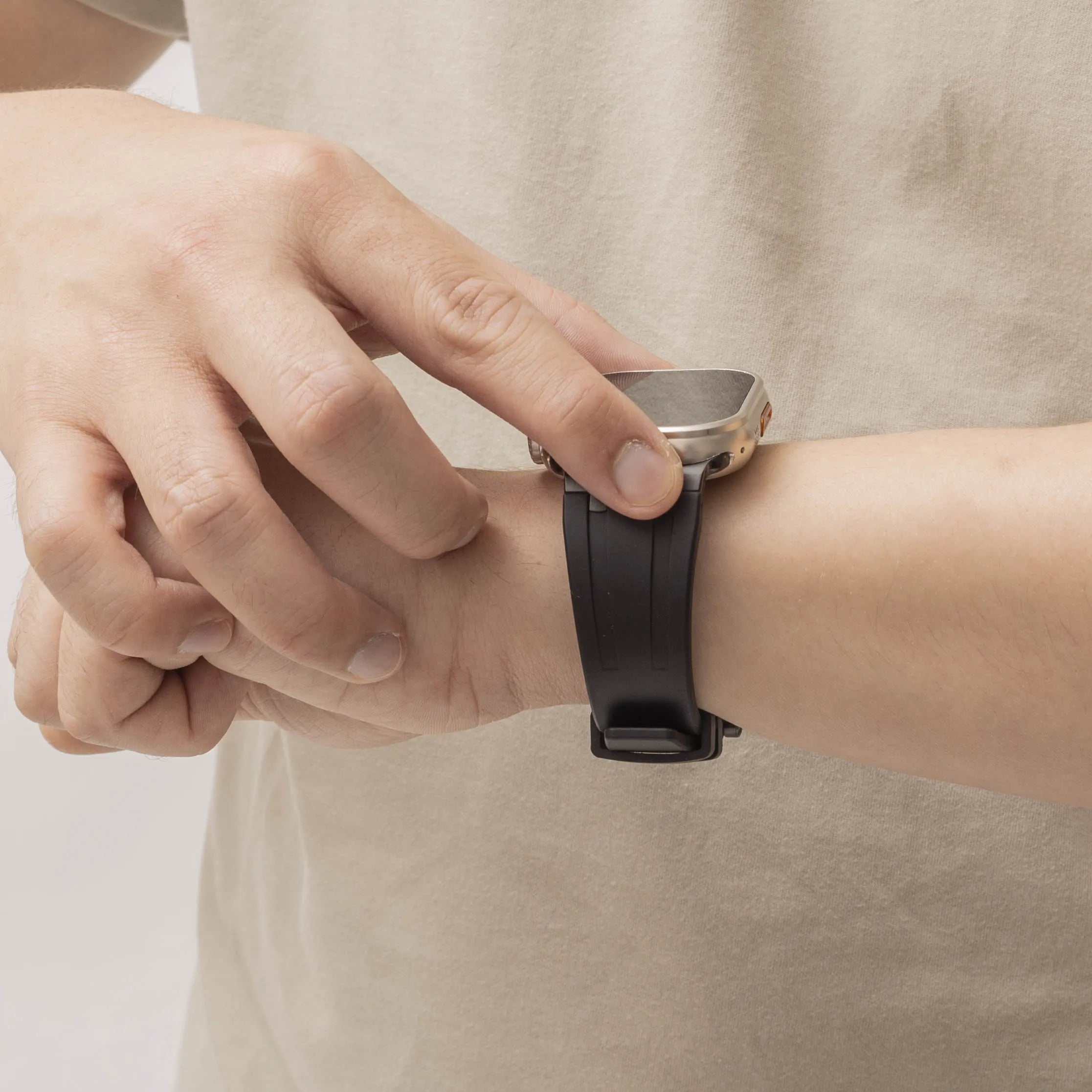 Bandz Bracelet silicone 'Luxe Liquid' Apple Watch (noir avec noir)