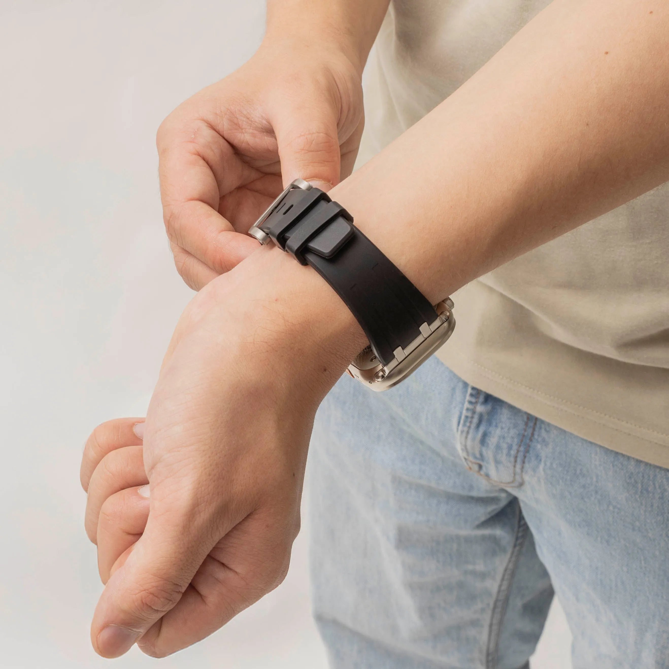 Bandz Bracelet silicone 'Luxe Liquid' Apple Watch (noir avec argent)
