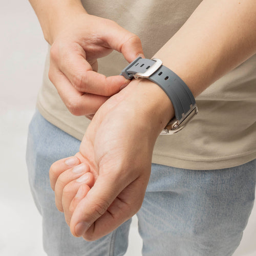 Silicone Strap 'Luxe Liquid', dark grey with silver, lifestyle photo