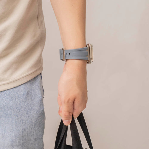 Bandz Bracelet silicone 'Luxe Liquid' Apple Watch (gris avec argent)