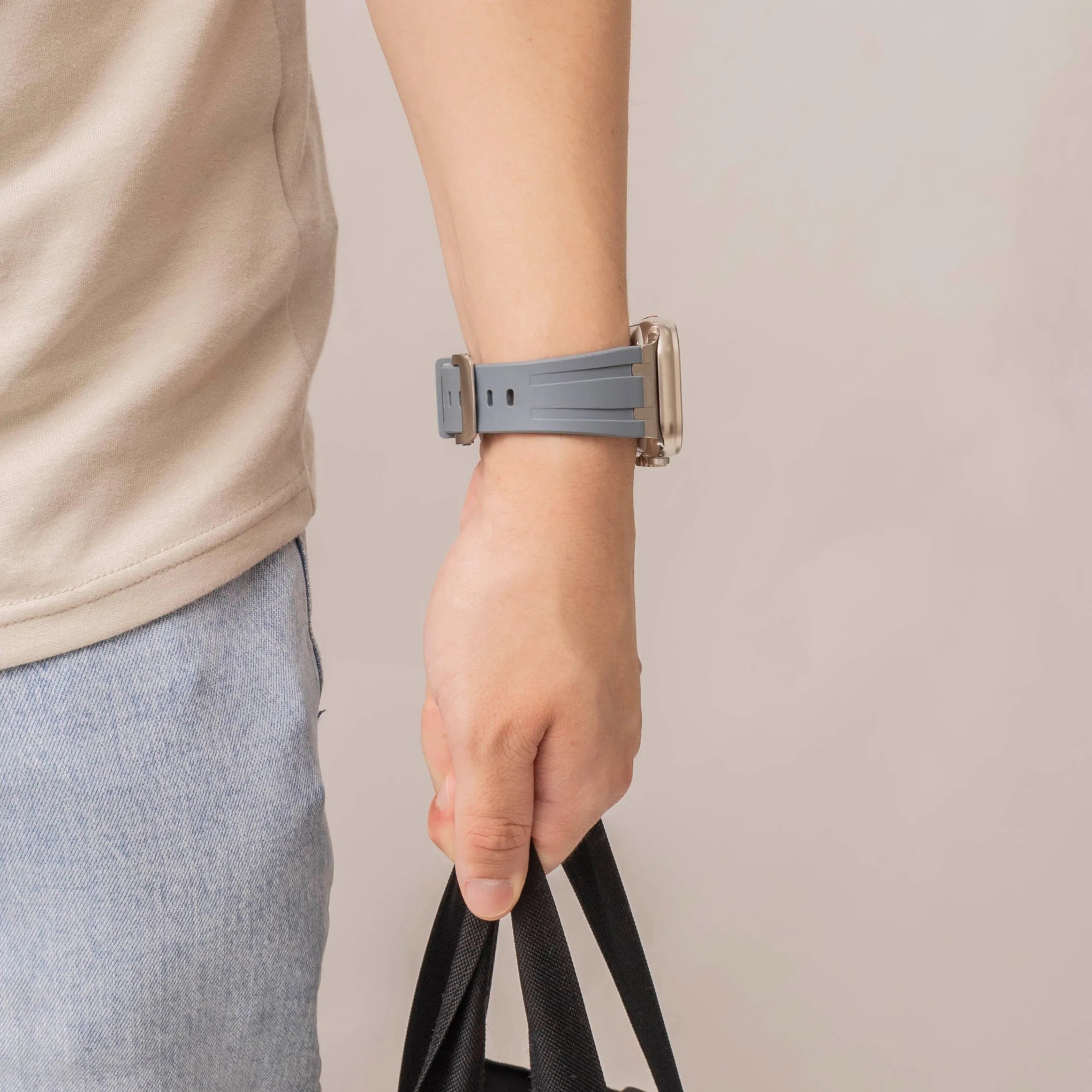 Bandz Bracelet silicone 'Luxe Liquid' Apple Watch (gris avec argent)