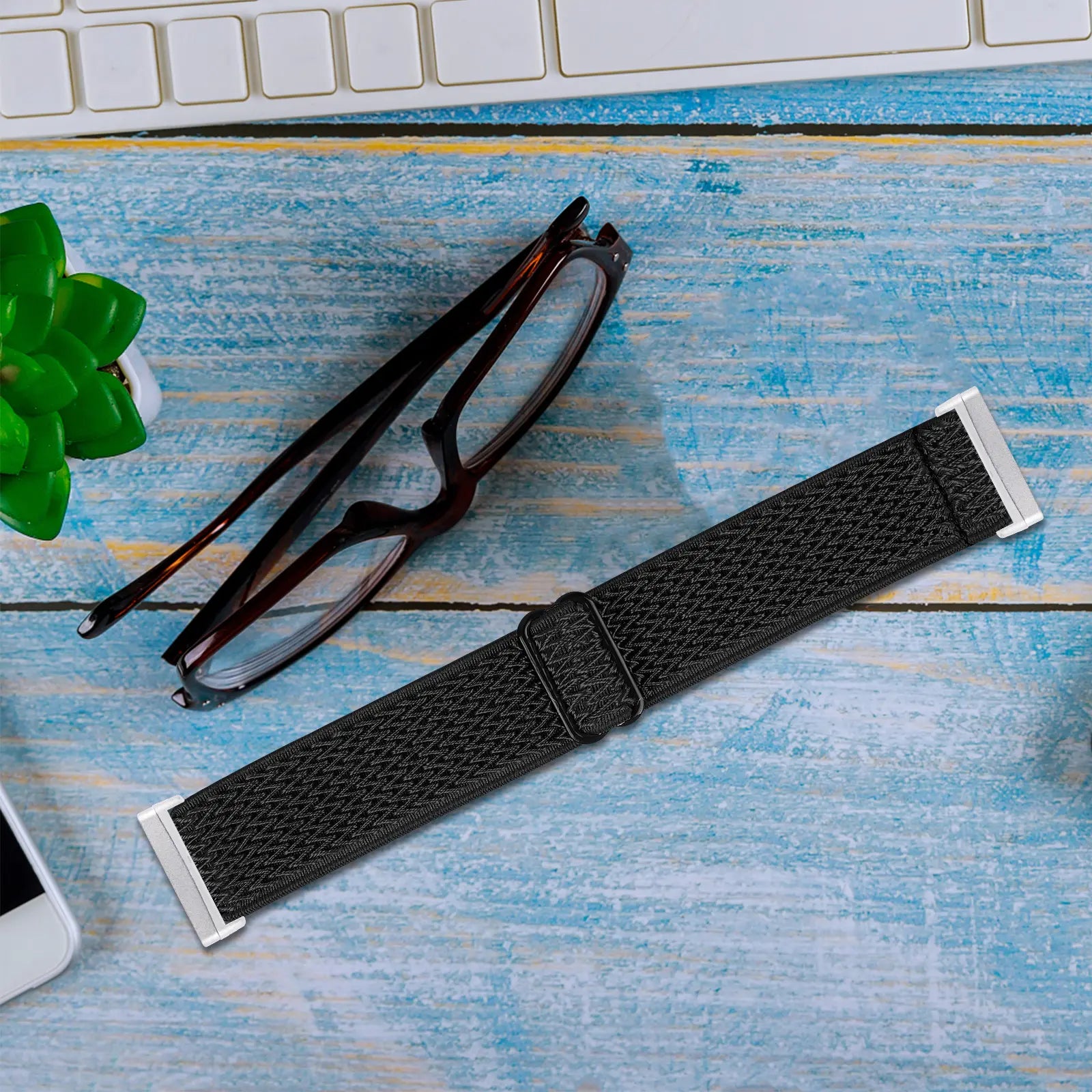 Bracelet élastique Fitbit Versa 4 (noir)