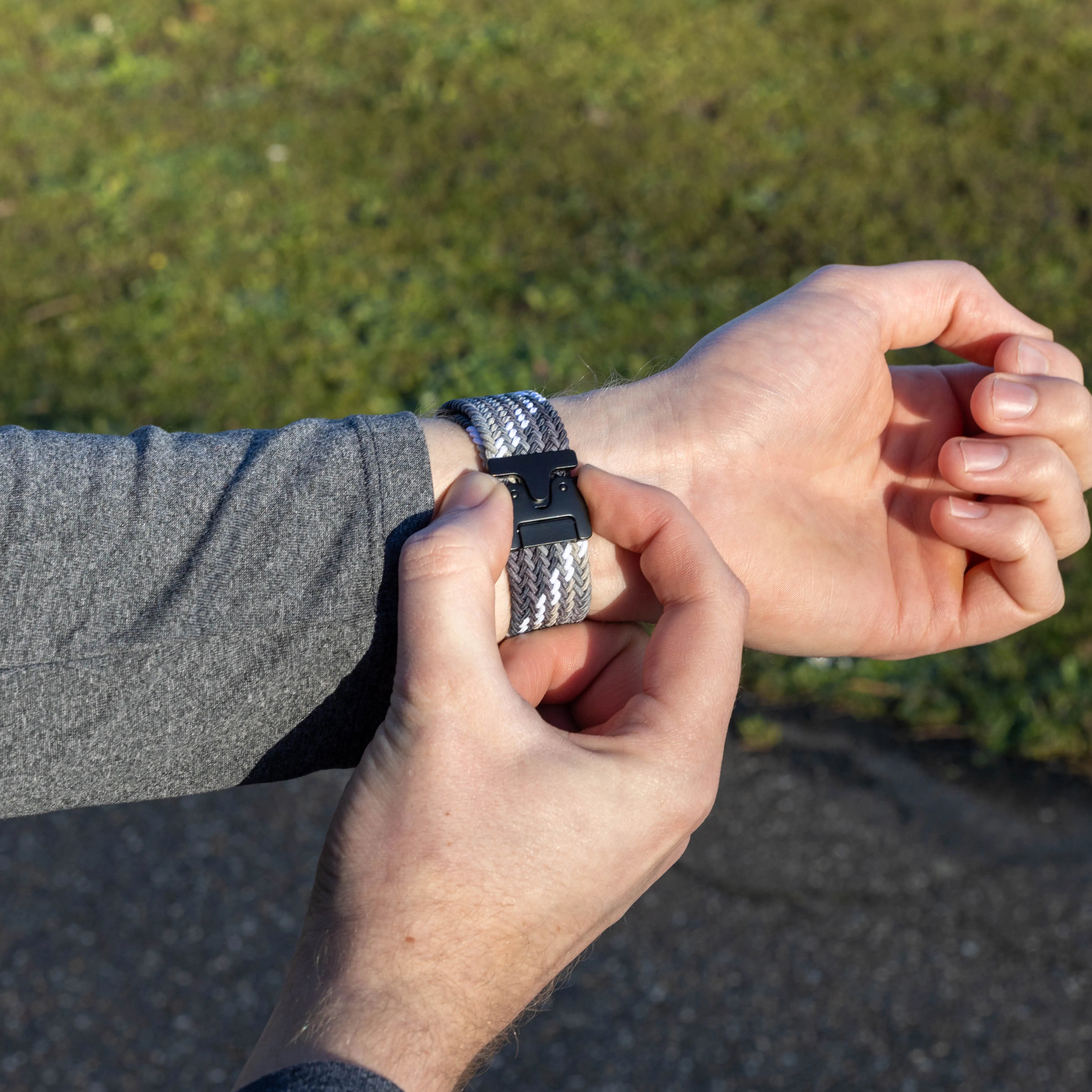 Bandz Bracelet nylon tressée avec P-buckle Apple Watch (mandala noir) 