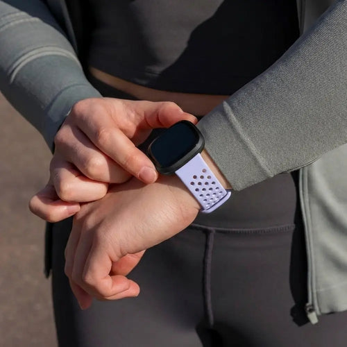 Bandz Fitbit Versa 4 Sport Strap 'Sport Air' (Lila)