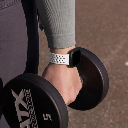 Bandz Fitbit Versa 4 sport band 'Sport Air' (wit)
