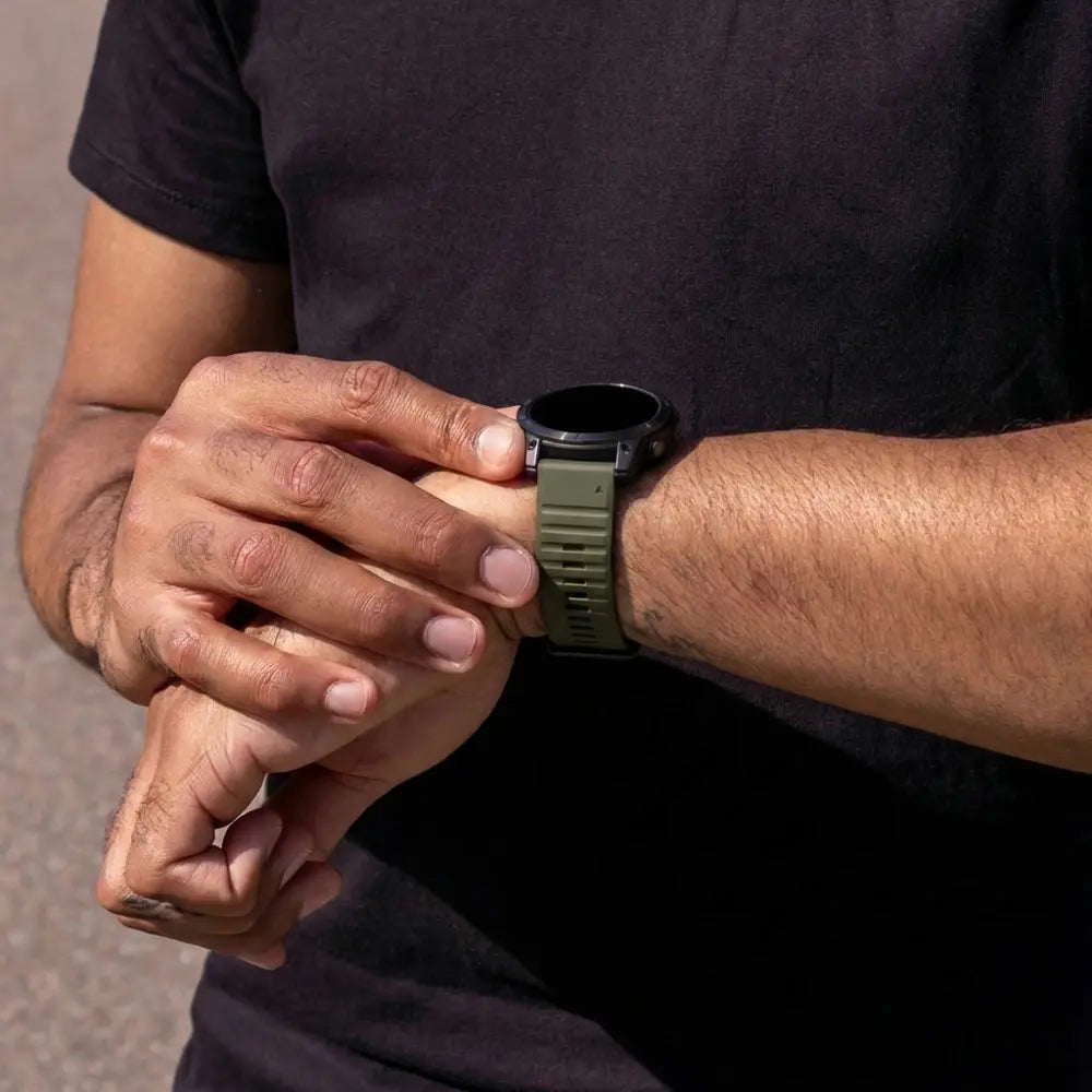 Bracelet silicone robuste Garmin Fenix 7 (vert armée)
