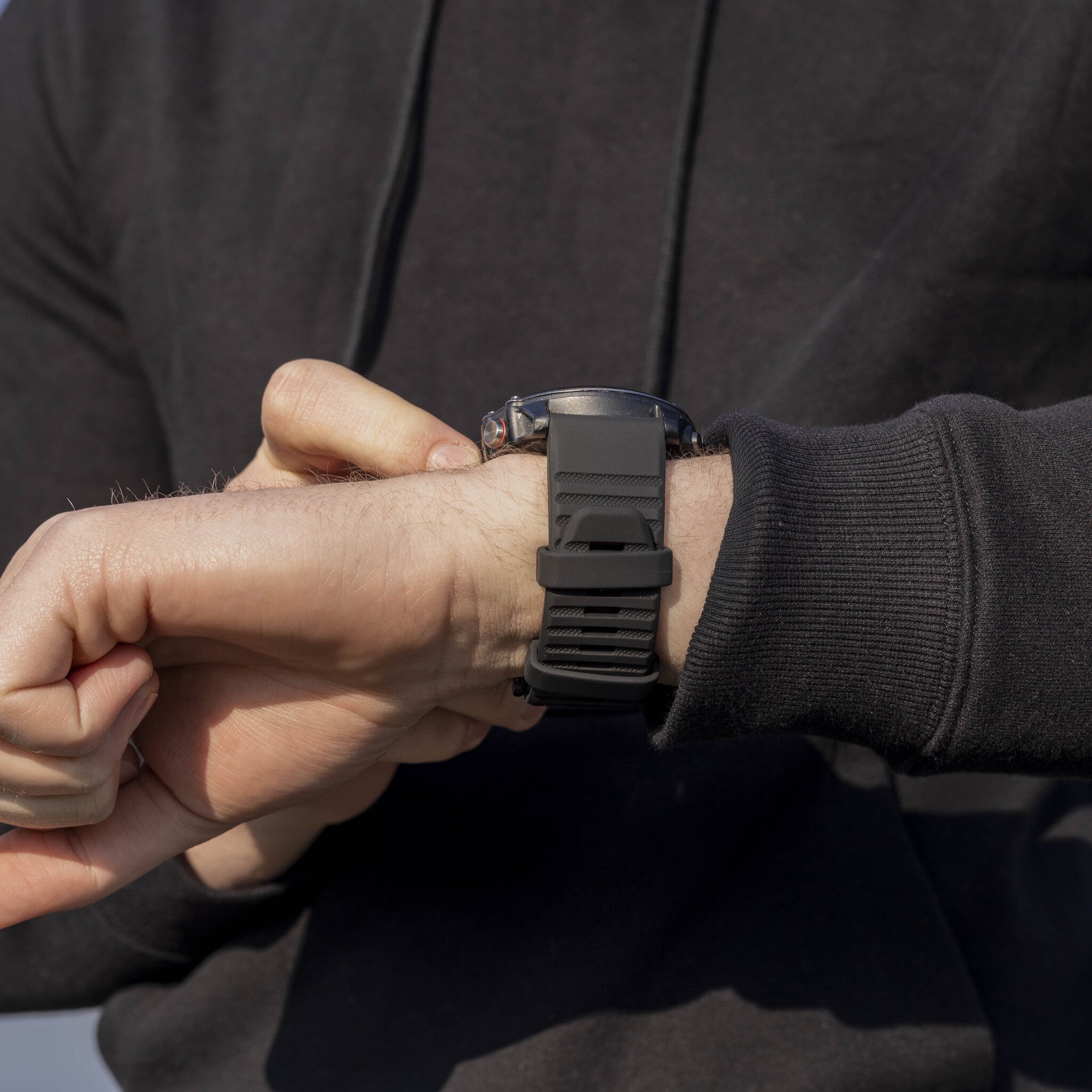 Bracelet silicone avec boucle Garmin Fenix 8 Pro - 51mm (noir)