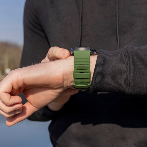 Bandz Garmin Fenix 7x Buckled Silicone Strap (Dark Green)
