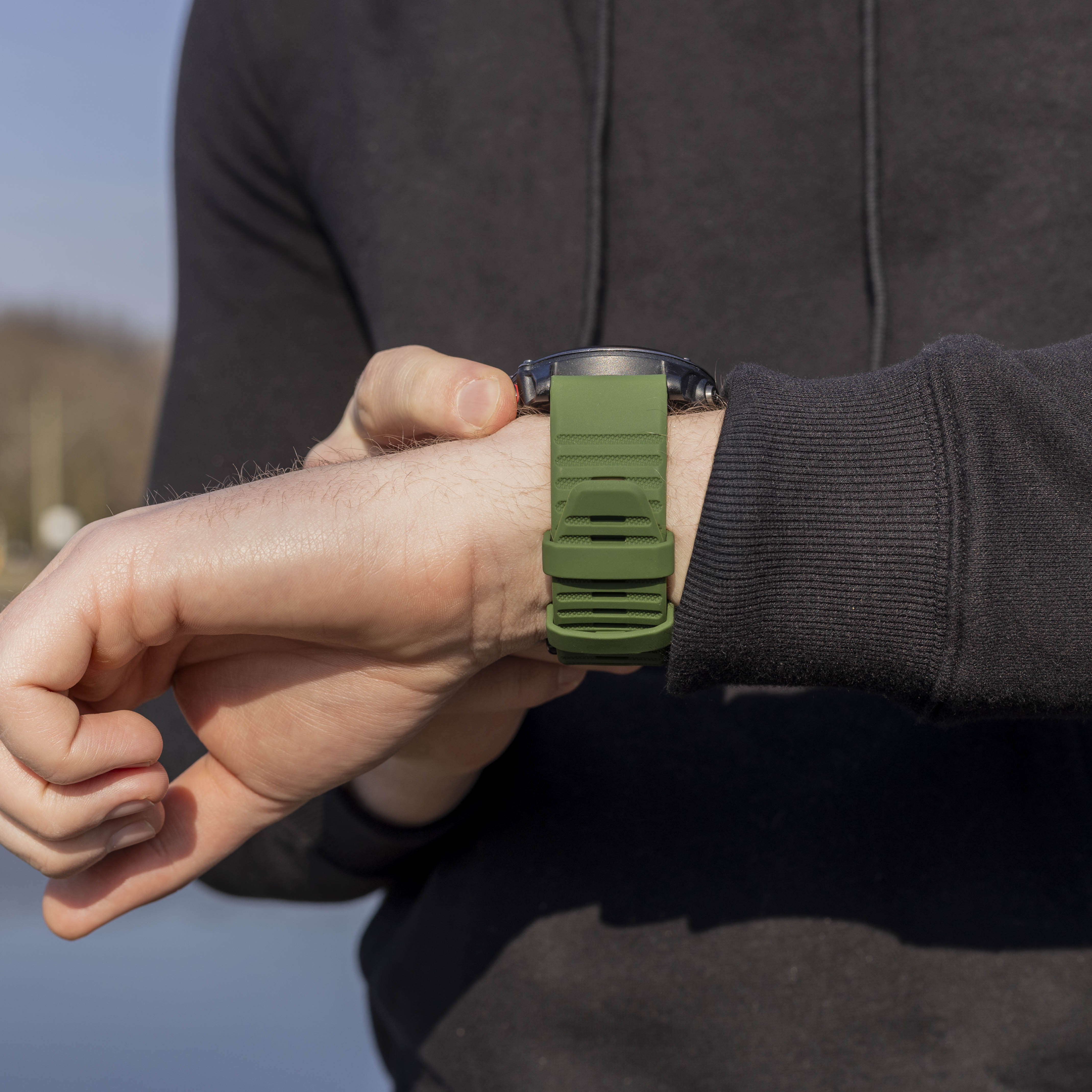 Bandz Bracelet silicone avec boucle Garmin Fenix 7x (vert foncé)