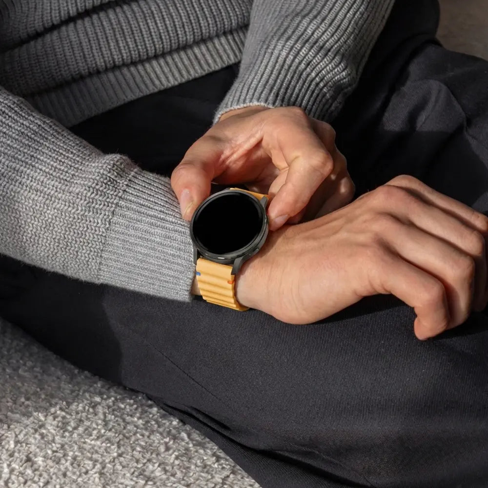 Bandz Garmin Vivoactive 6 Silicone Strap 'Wave' (Dark Yellow)