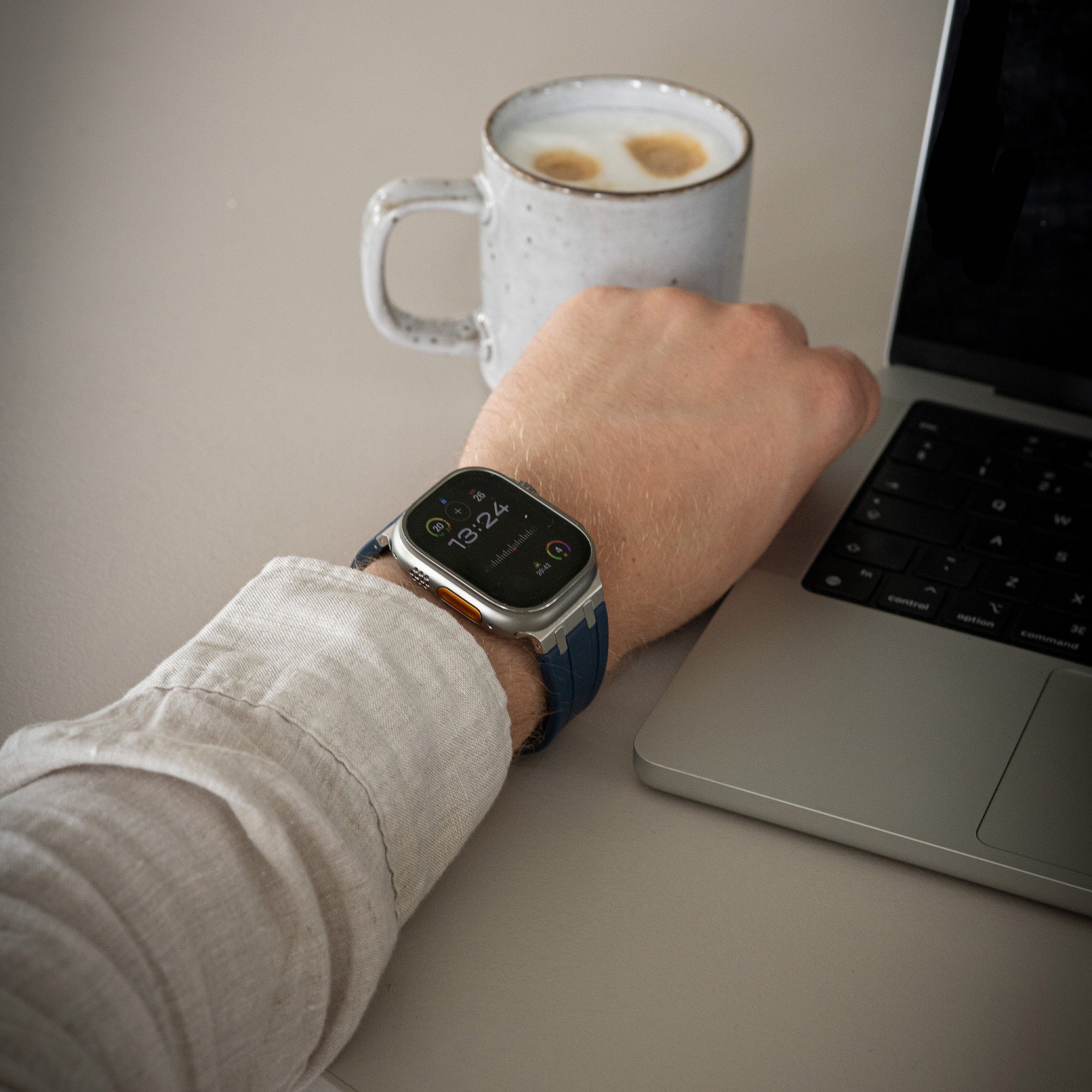 Bandz Bracelet silicone 'Luxe Liquid' Apple Watch (bleu avec argent)