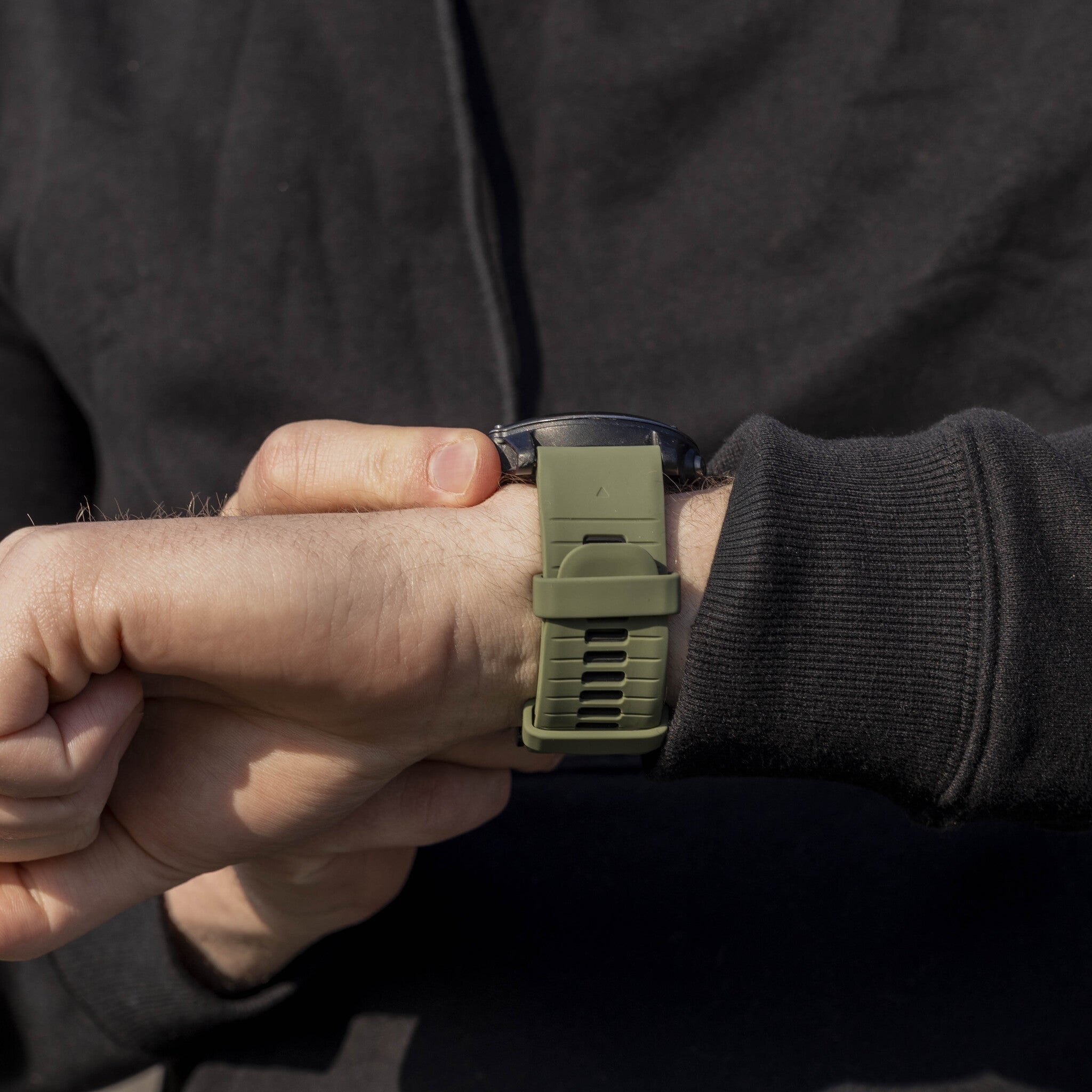 Bracelet à boucle sport Garmin Tactix 8 - 51mm (vert olive/noir)