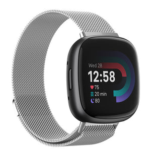 fitbit-versa-4-milanese-band-zilver
