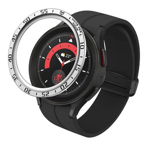 galaxy-watch-5-pro-tijd-bezel-zilver