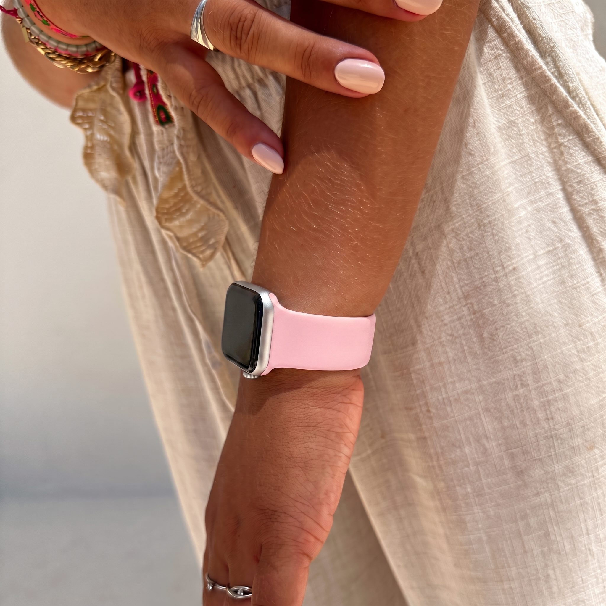 xoxo Wildhearts Apple Watch Silicone Strap (Soft Pink)