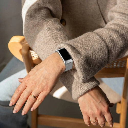 Bracelet Milanais Fitbit Charge 5 (argent)
