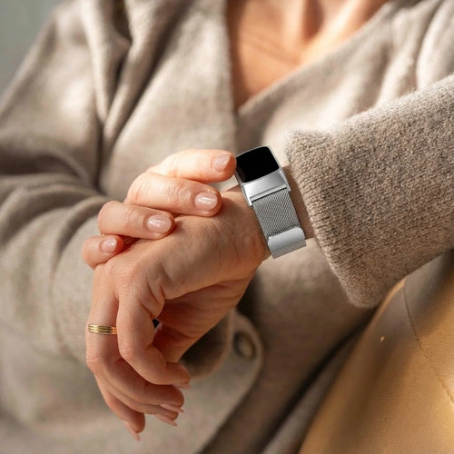 Bracelet Milanais Fitbit Charge 5 (argent)