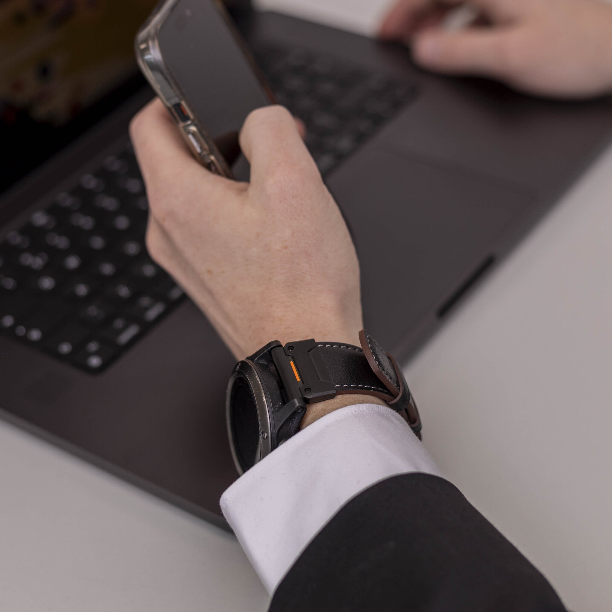 Bracelet en cuir authentique Garmin Quatix 5 / 6 / 7 (noir)