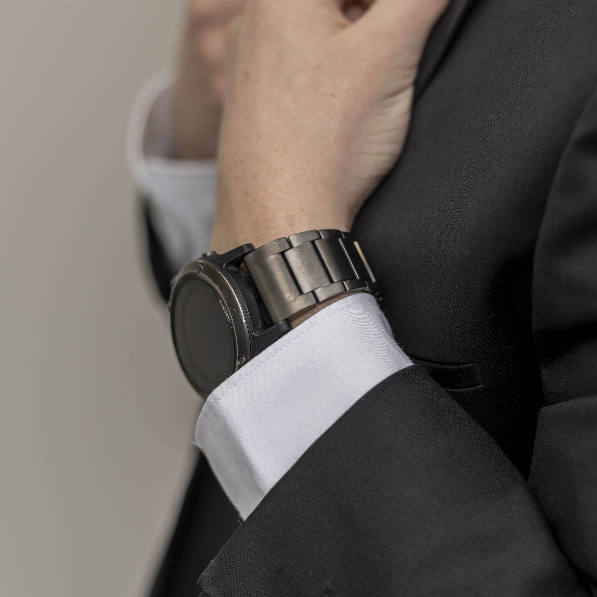 Bracelet magnétique Premium Garmin Instinct 2 (graphite)