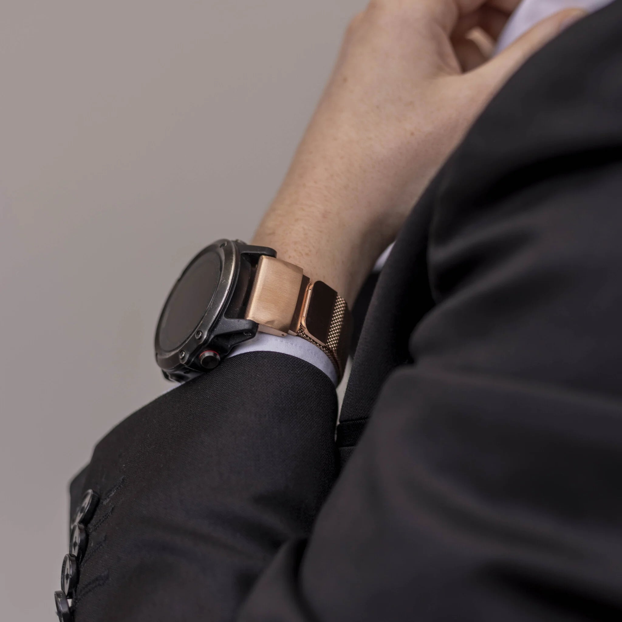 Garmin Fenix 7 Milanese Strap (Rose Gold)