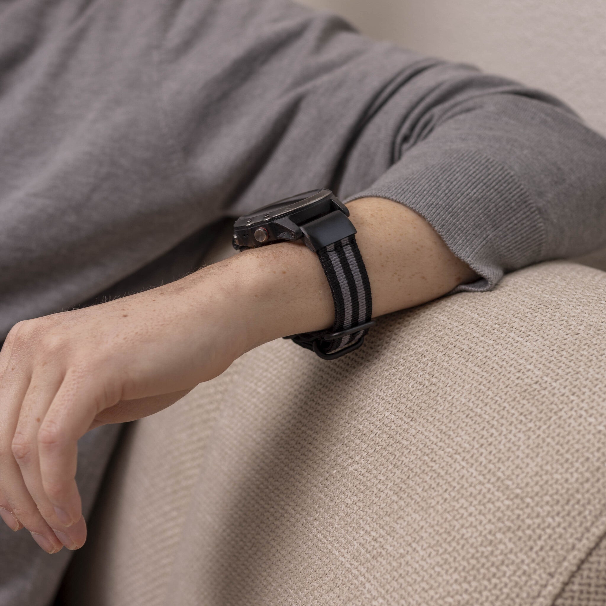 Bracelet nylon avec boucle Garmin Descent MK1 (noir/gris)