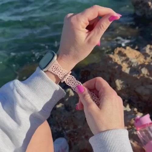 Bracelet silicone avec motif Fitbit Sense 2 (rose clair)