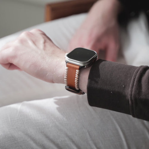 Bracelet en cuir cousu Apple Watch (brun)