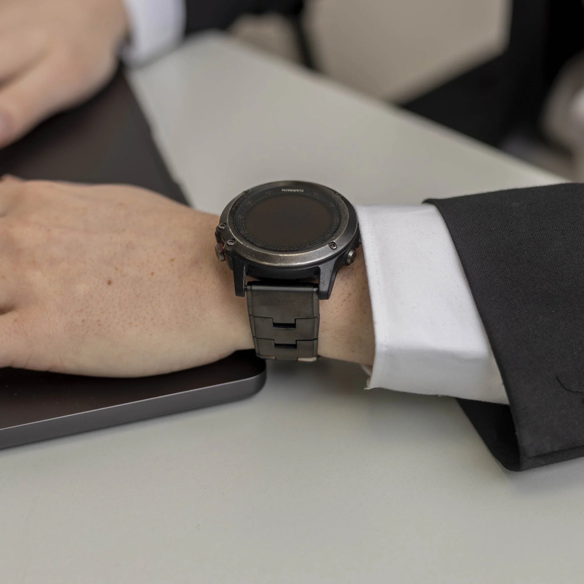 Bracelet titane Garmin Forerunner 970 (graphite)