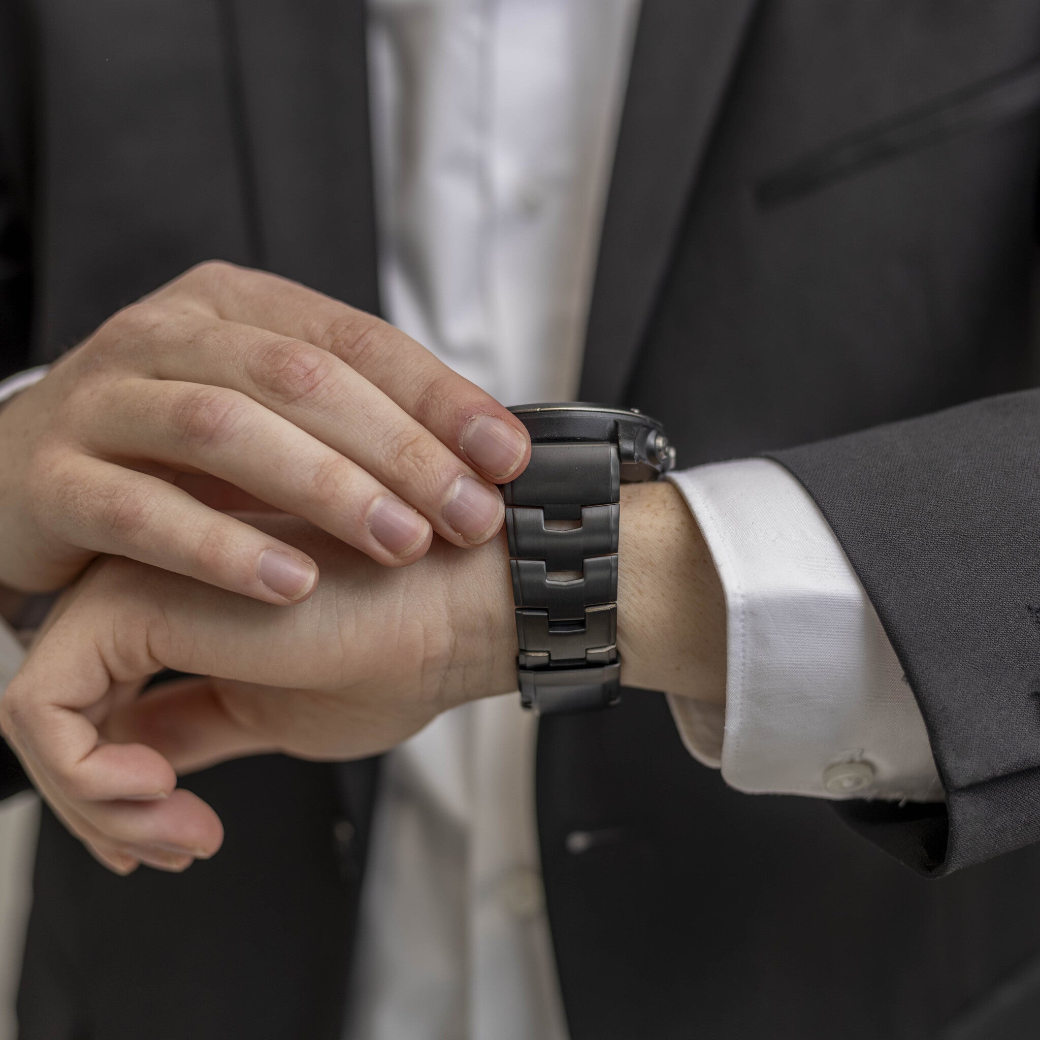 Bracelet titane Garmin Tactix 7 (noir)